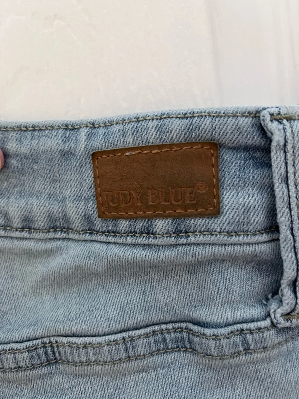 Judy Blue Light Wash Straight Leg  Jeans